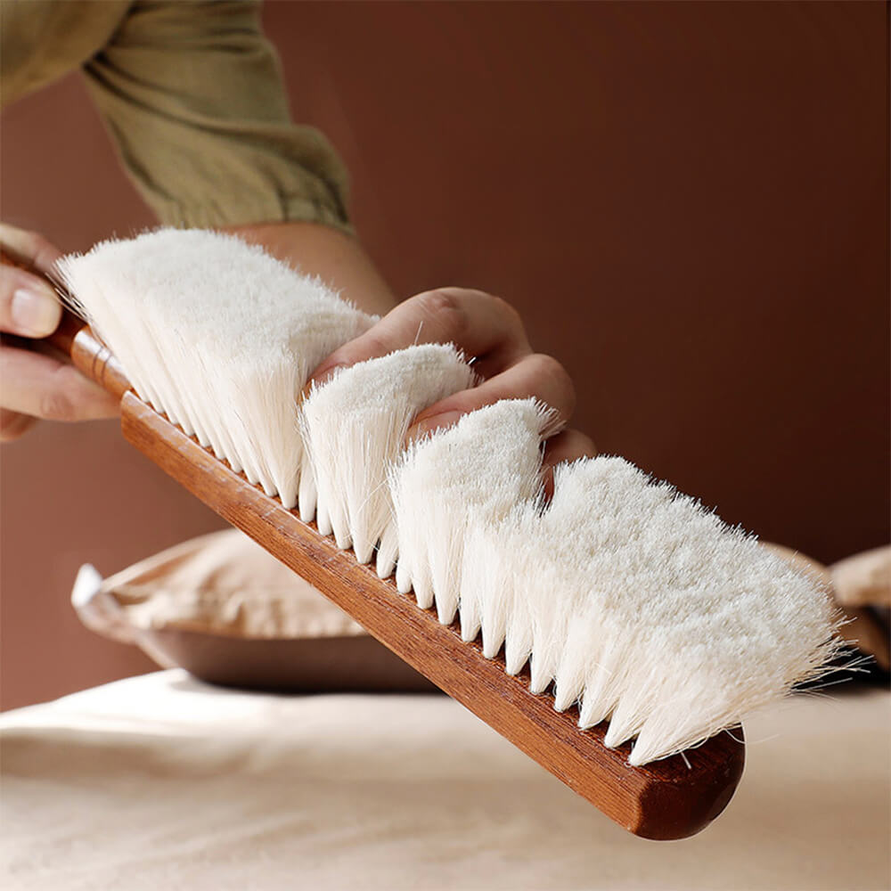 Brosse de nettoyage multifonctionnelle en poils de laine avec poignée en bois de santal