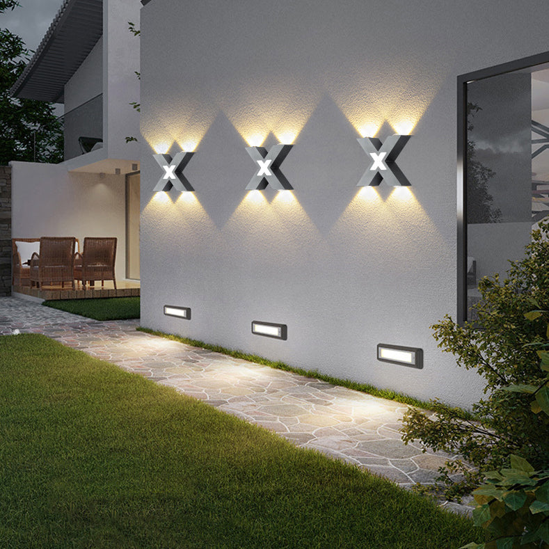 Applique LED étanche moderne en forme de X avec 4 lumières pour extérieur