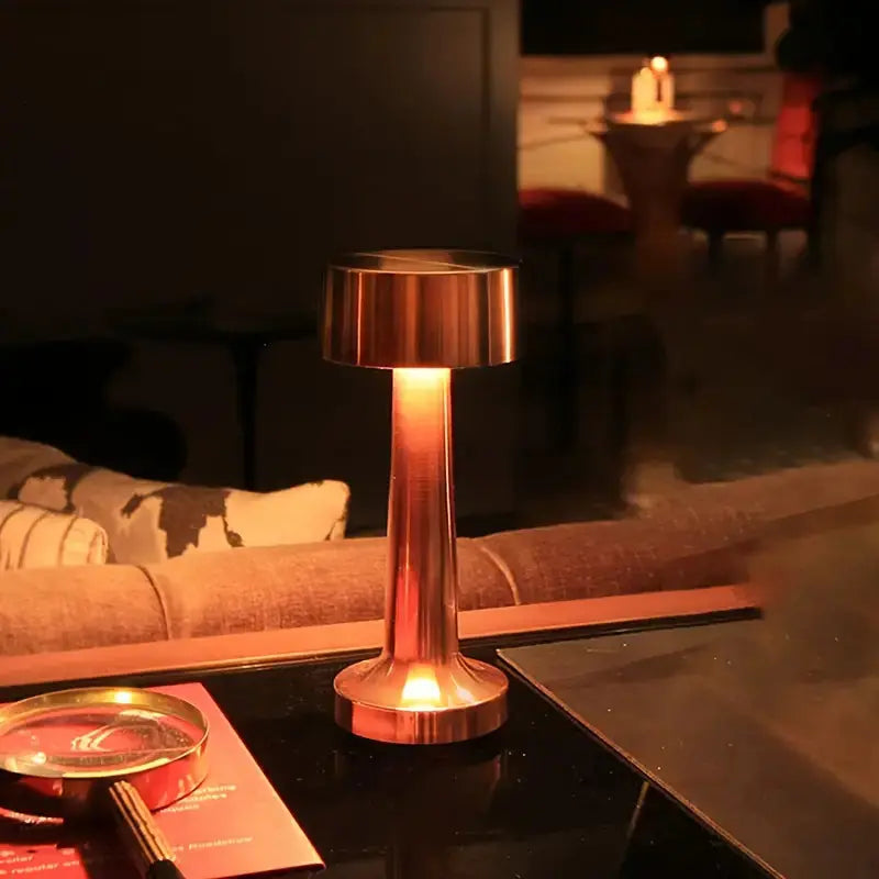 RetroGlow - Élégante lampe de table rétro
