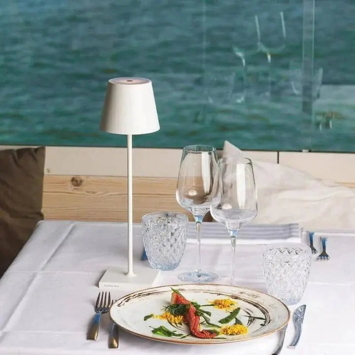 LumiLux - Lampe de table sans fil élégante