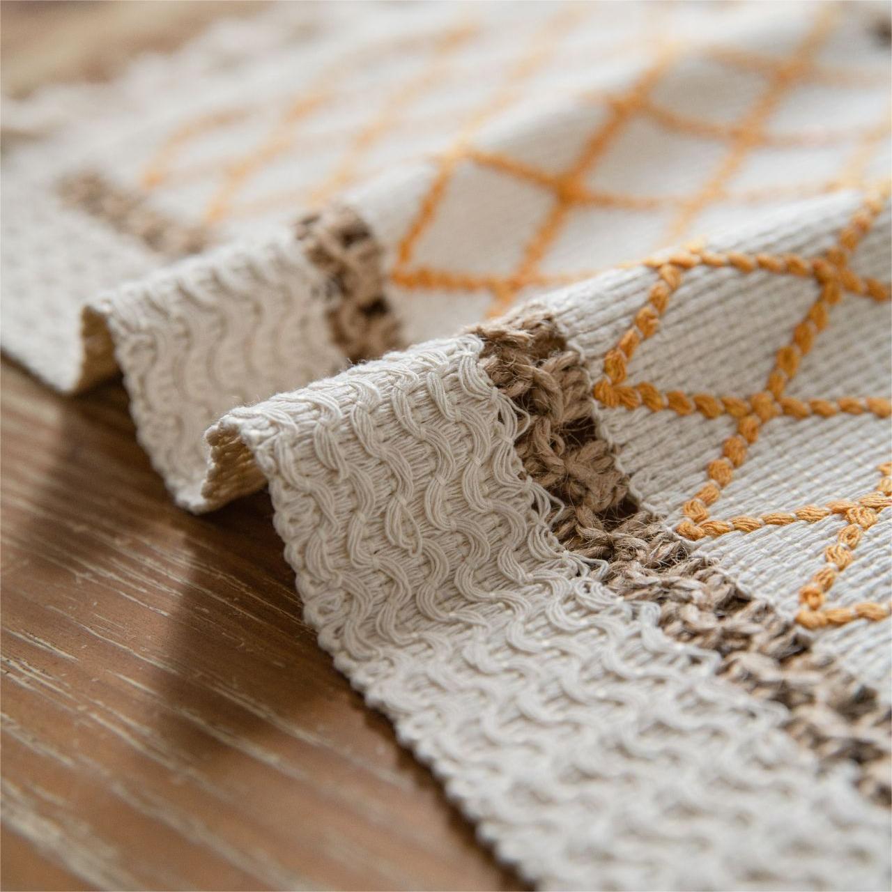 Sets de 4 sous-assiettes en corde de chanvre tressée à motif géométrique