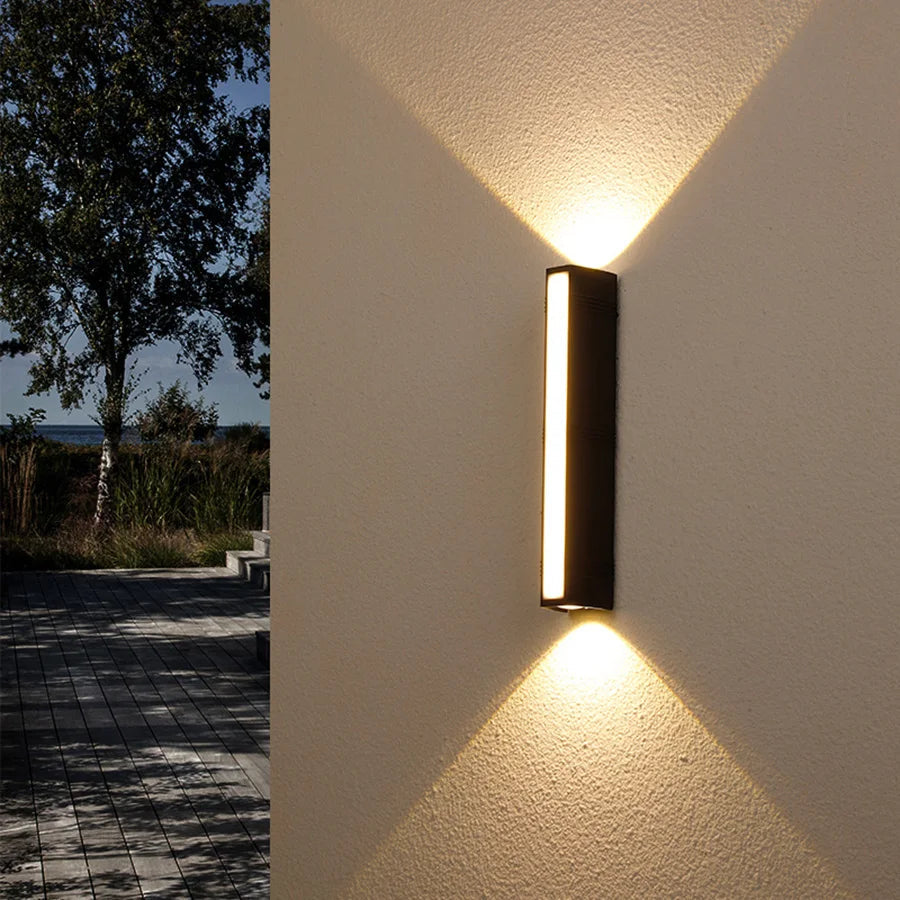Floroux – Applique LED pour zones extérieures