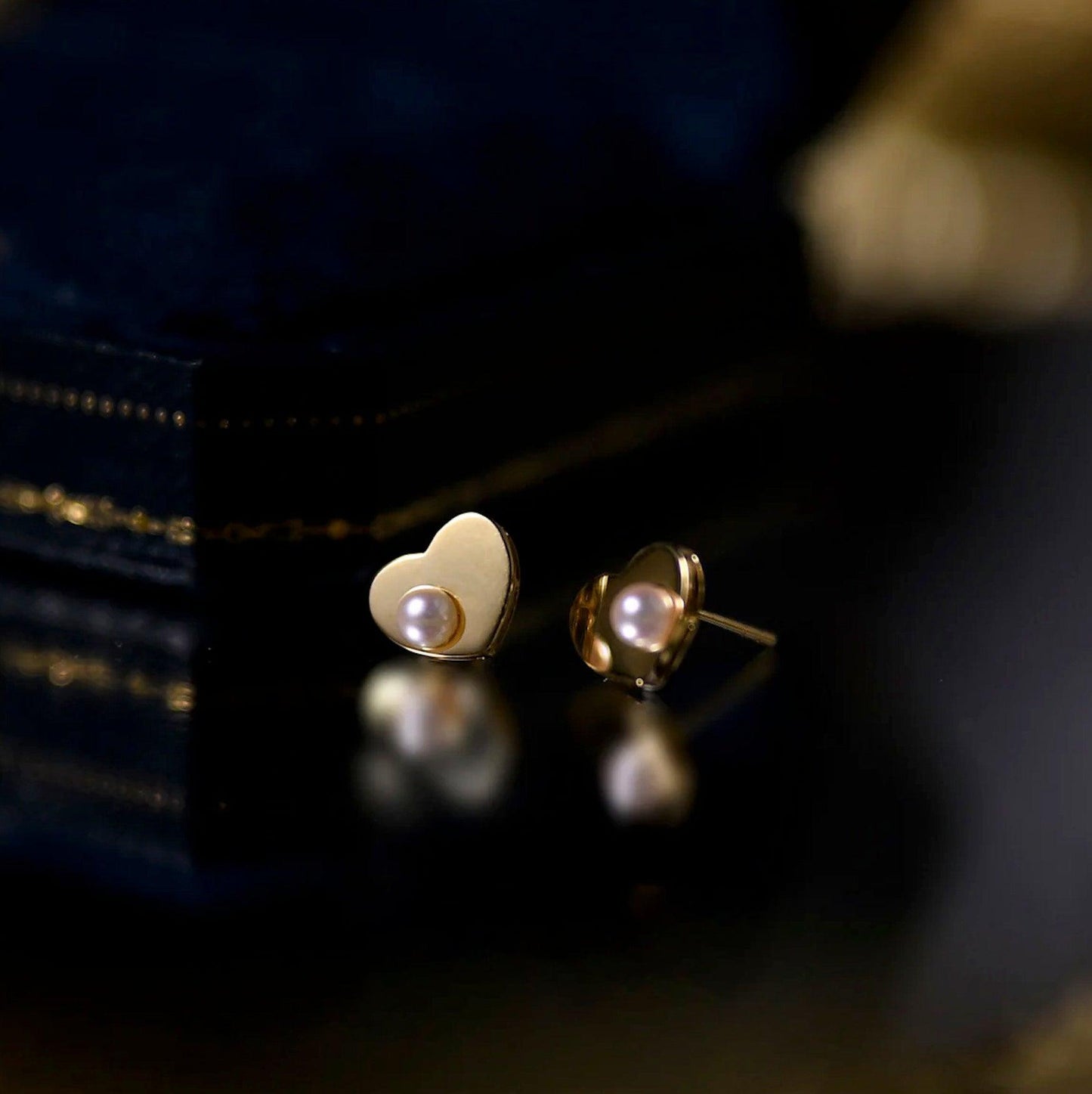 Amelie Heart Studs - Boucles d'oreilles élégantes avec perle