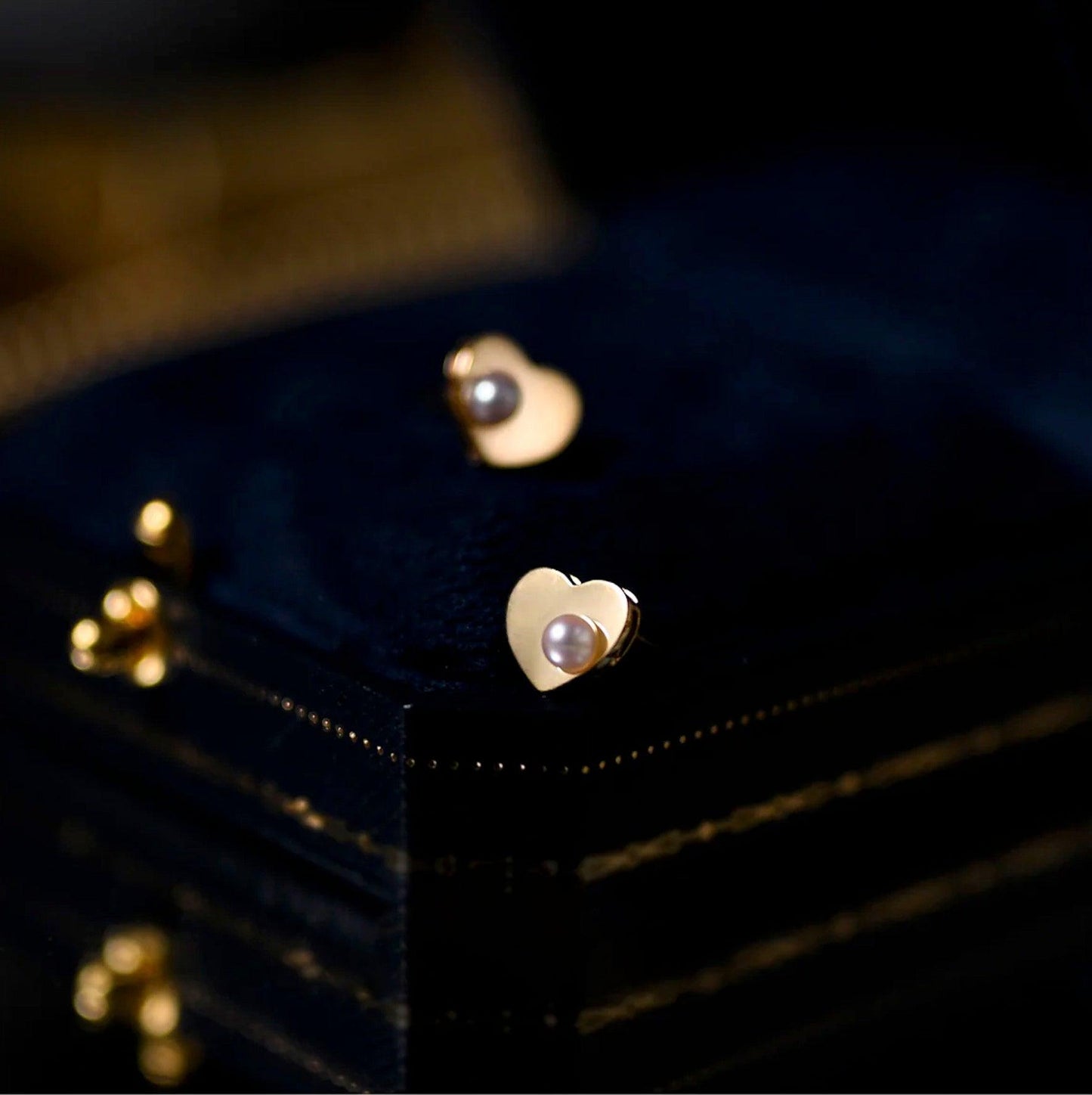 Amelie Heart Studs - Boucles d'oreilles élégantes avec perle