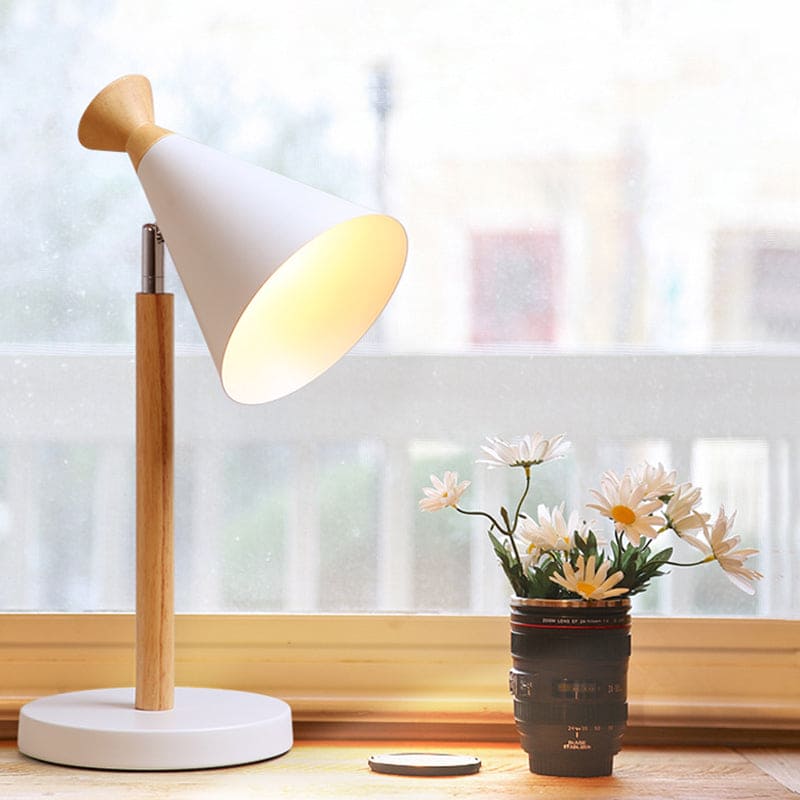 Floroux - Lampe de table en fer élégante pour un éclat moderne