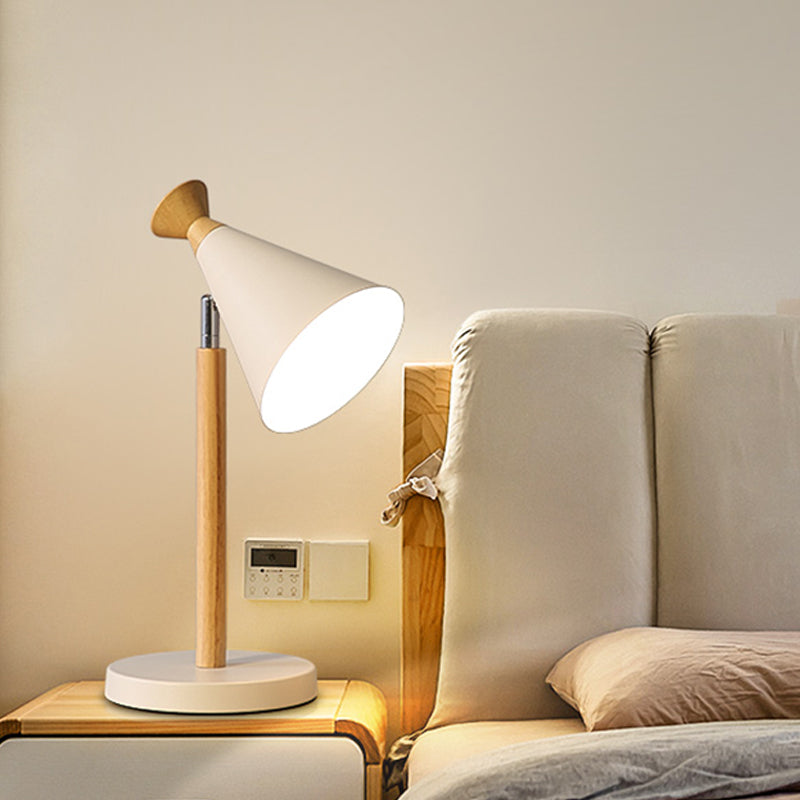 Floroux - Lampe de table en fer élégante pour un éclat moderne