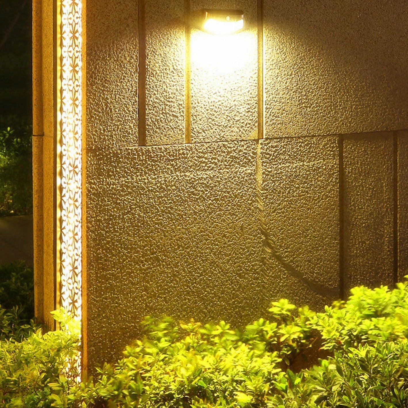 Floroux Lampe murale solaire | Design en forme de trapèze | Fonctionnement solaire | Éclairage extérieur LED