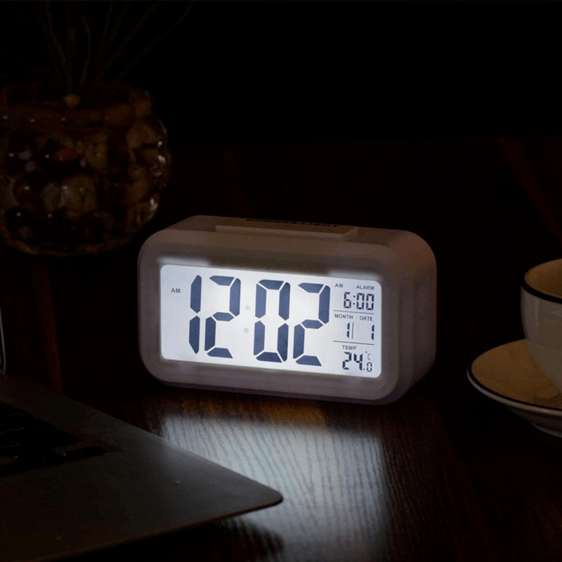 SmartAlarm Clock – Compact LCD Réveil avec Son et Température