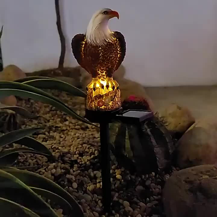 SolarGlow Eagle - Lampe solaire élégante pour l'éclairage de jardin