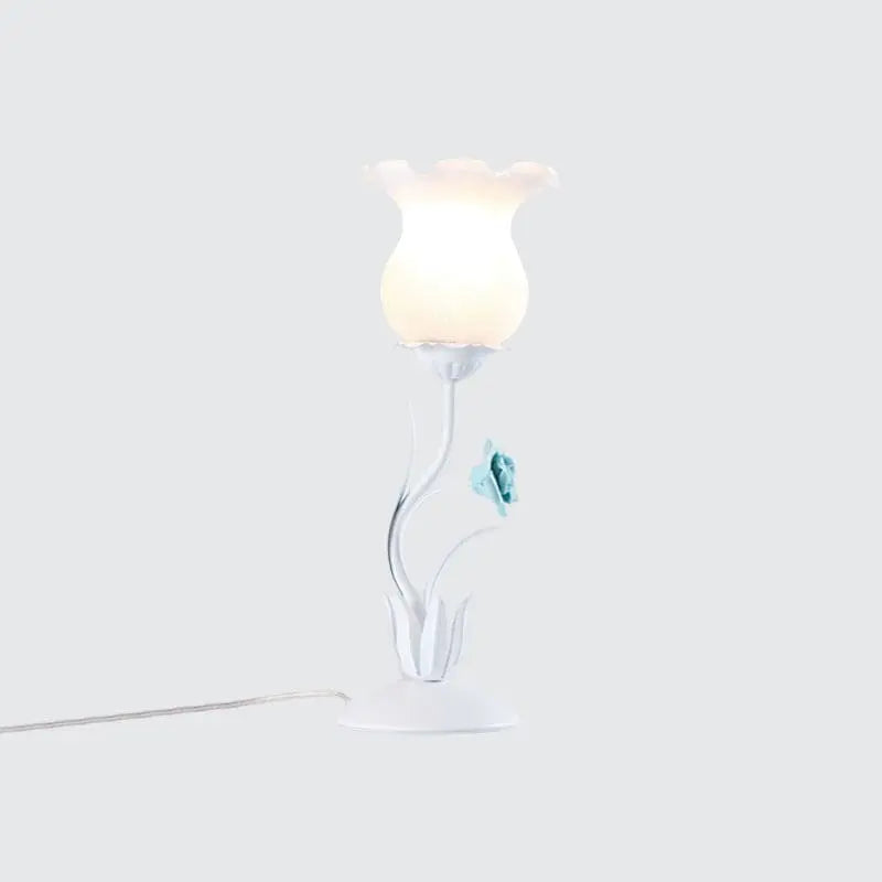 FleurieLuxe - Lampe de Table avec Design Floral pour Commode