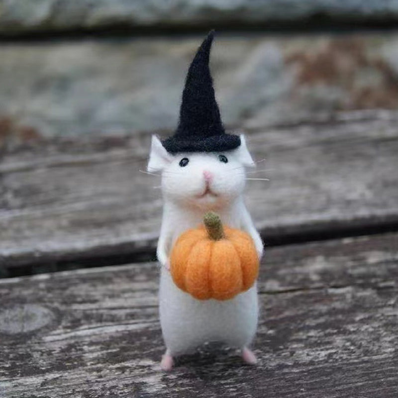 Souris en feutre et ornement de citrouille