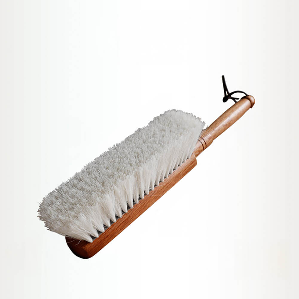 Brosse de nettoyage multifonctionnelle en poils de laine avec poignée en bois de santal