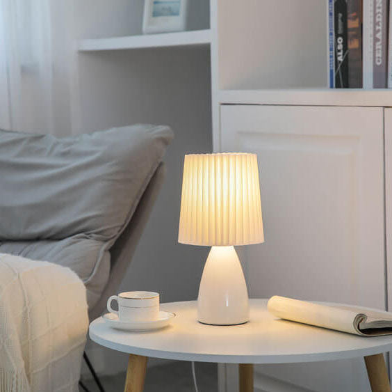 Floroux Lampe de Table Design Vintage | Abat-jour Plié | Base en Verre | Lumière Décorative & de Lecture