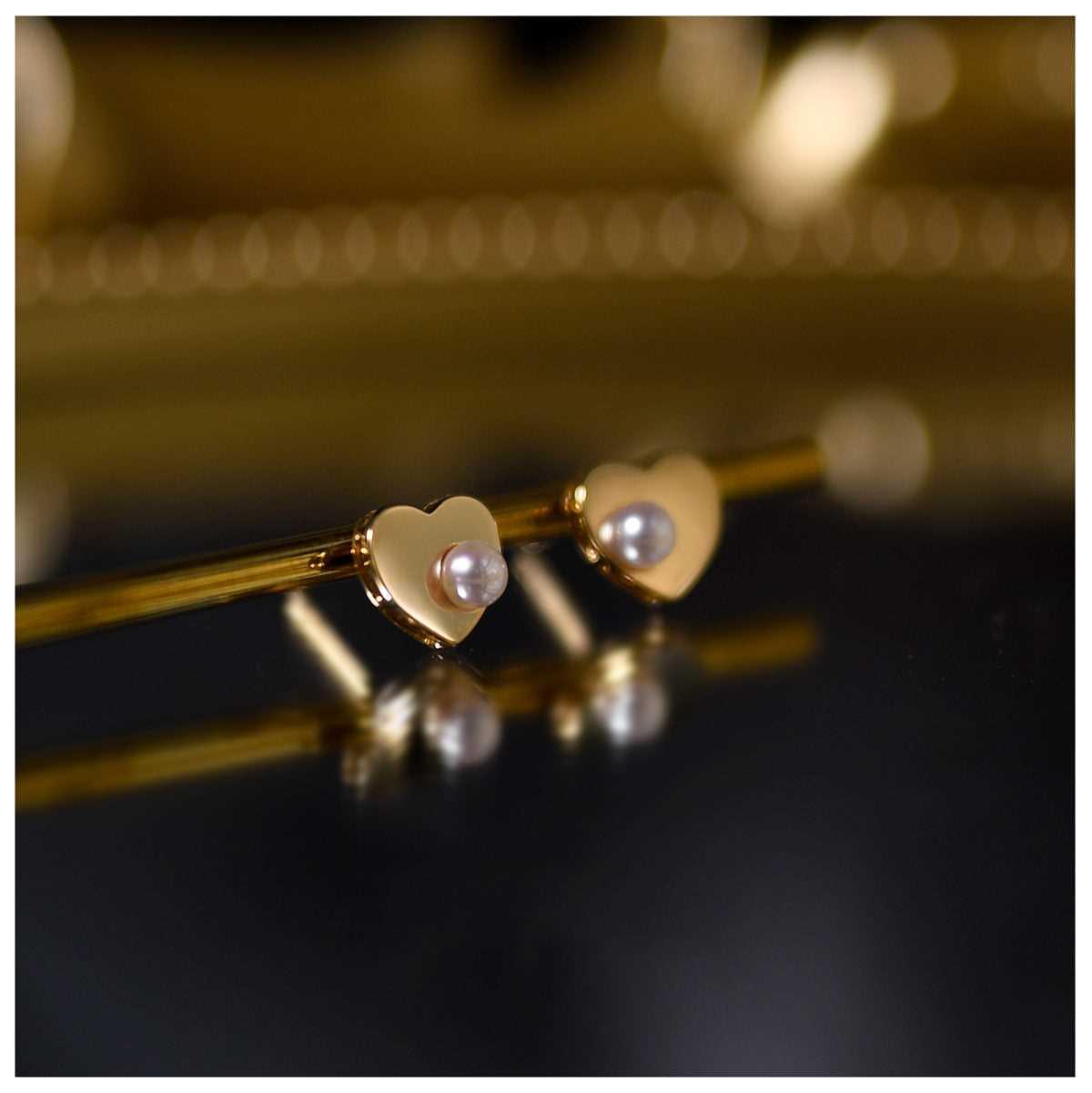 Amelie Heart Studs - Boucles d'oreilles élégantes avec perle