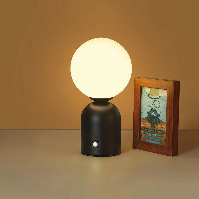 Floroux - lampe de table LED rechargeable pour un éclairage cosy dans la chambre à coucher et le salon