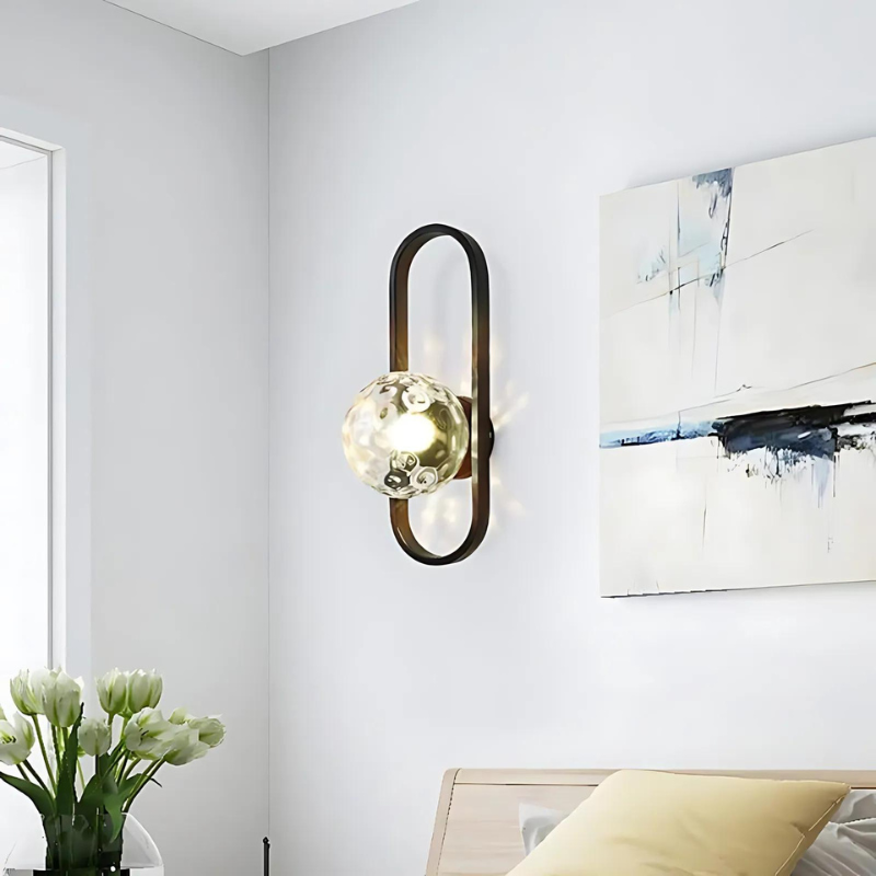 Floroux - Applique murale élégante avec une sphère en verre harmonieuse et une touche moderne