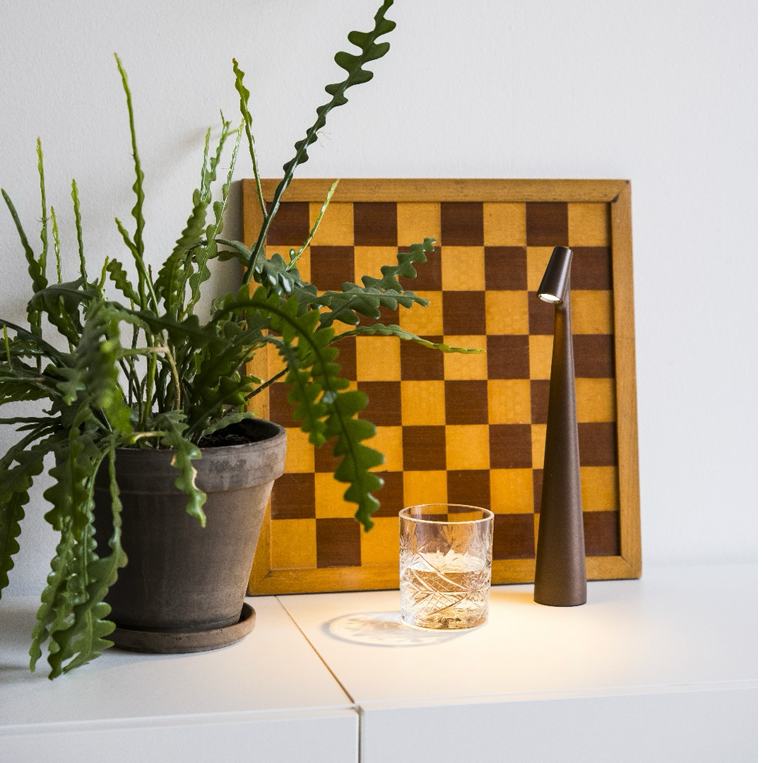 LumiMaître - Lampe de Table LED Rechargeable | Design Moderne et Fonctionnel | Éclairage Ambiant Durable