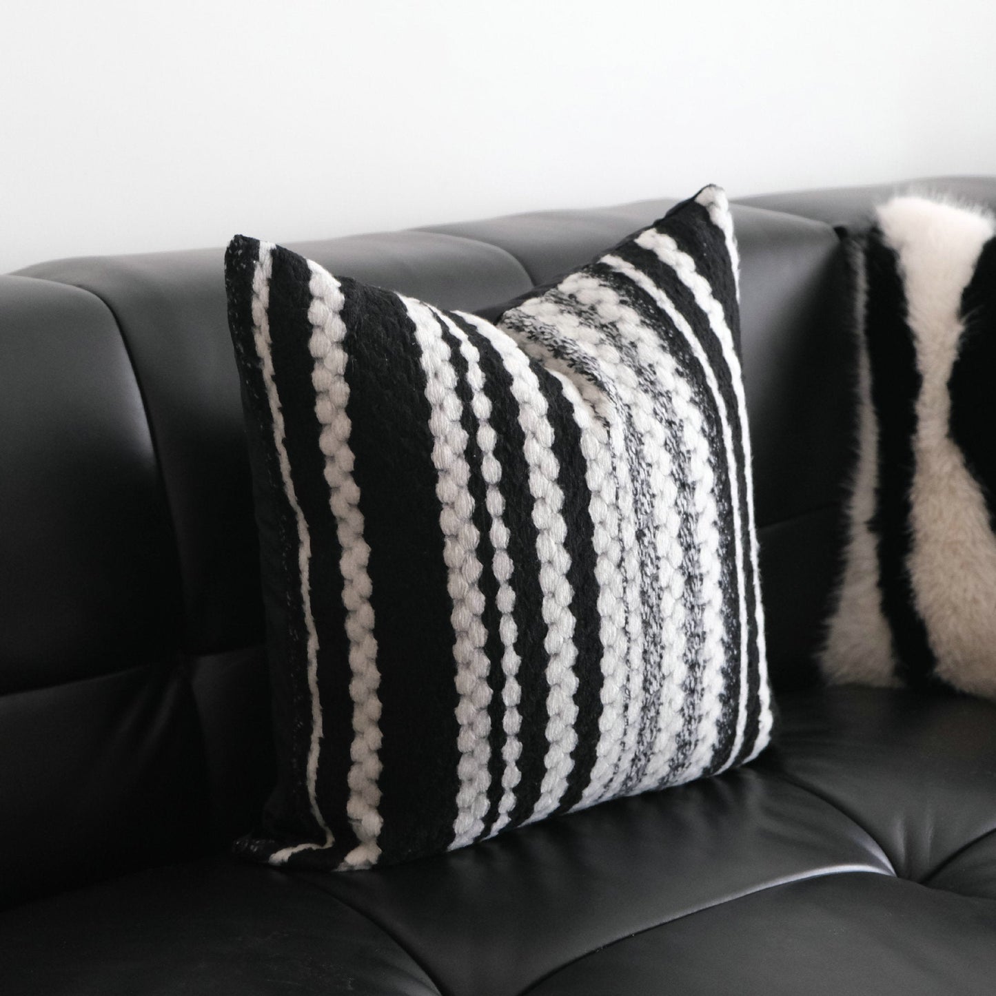 Housse de coussin moderne en fausse fourrure
