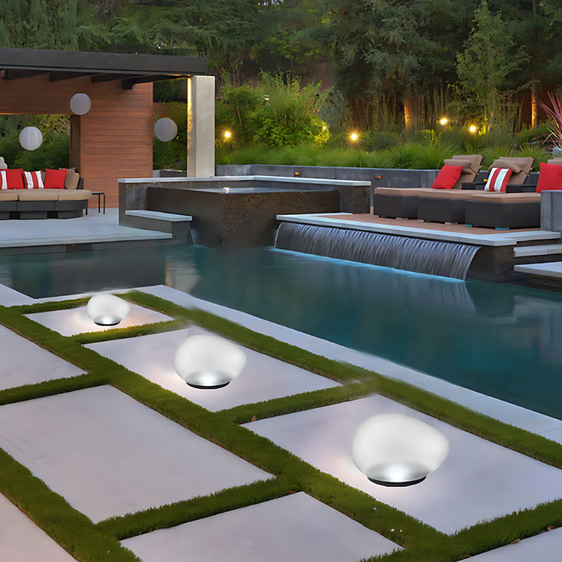 Floroux | Lumière de jardin à pierres en pebble alimentée par solaire