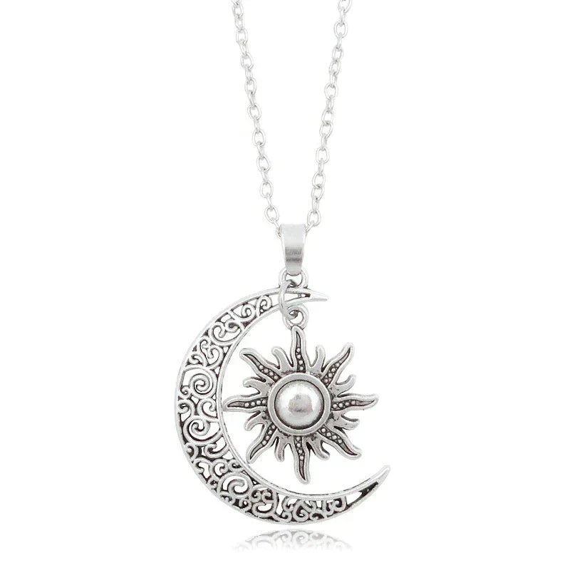 Collier Vintage Enchanteur Soleil et Lune | Deux en un : Double Signification dans Une Magnifique Chaîne !