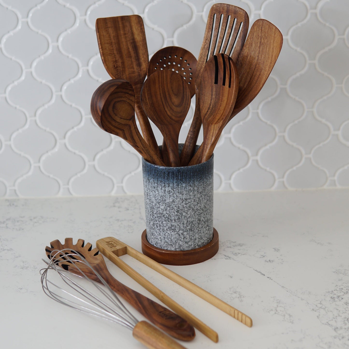 Udgita - Set d'ustensiles de cuisine de 10 pièces en bois de teck