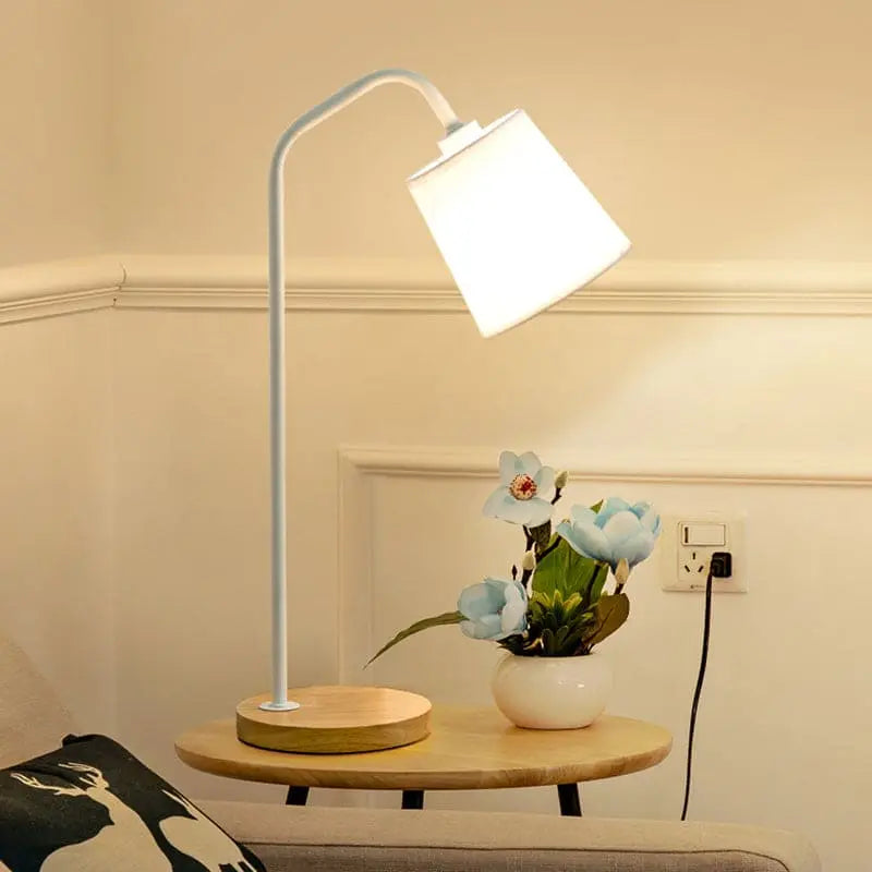 LumiCone - Lampe de Table Conique Moderne