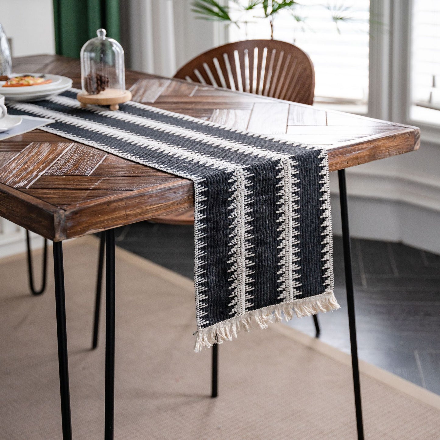 Couverture de table tissée en pin noir et blanc