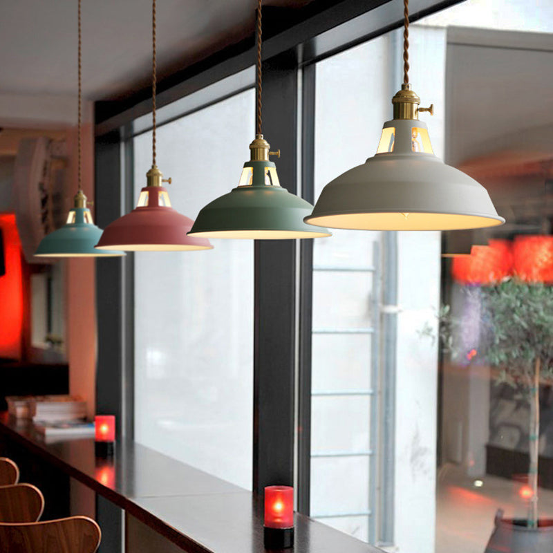 LumièreIndus – Lampe suspendue industrielle pour espaces de restauration