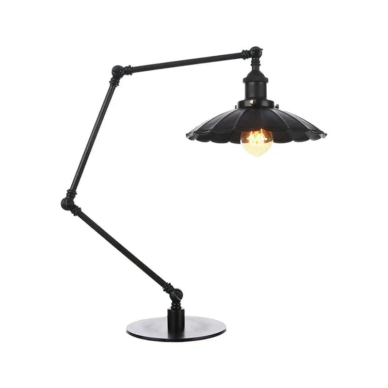 LumiVintage – Lampe Réglable Rétro avec Abat-jour Métallique Sculpté