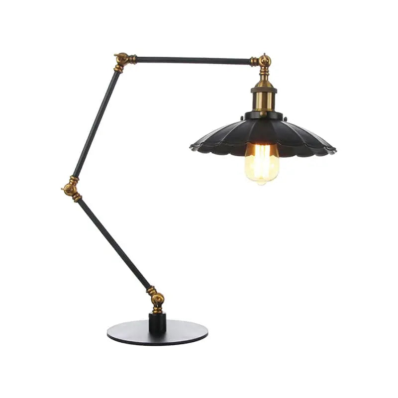 LumiVintage – Lampe Réglable Rétro avec Abat-jour Métallique Sculpté