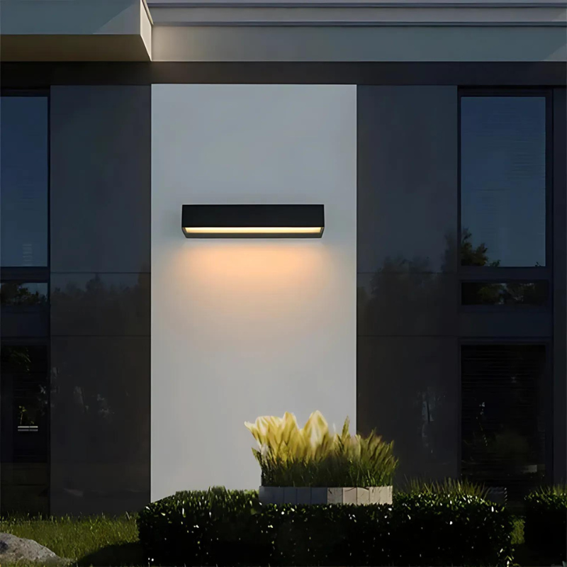 Floroux | Applique murale extérieure LED élégante au design nostalgique