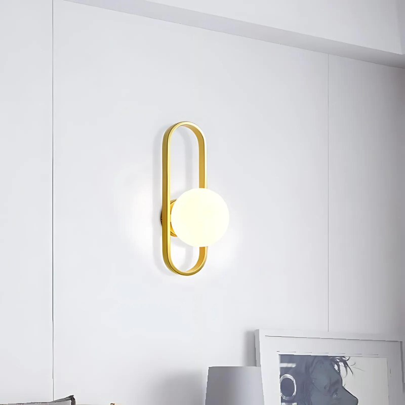 Floroux - Applique murale élégante avec une sphère en verre harmonieuse et une touche moderne