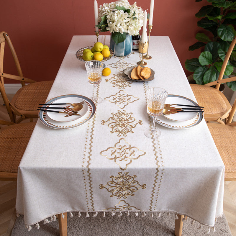 Exquise nappe brodée porte-bonheur