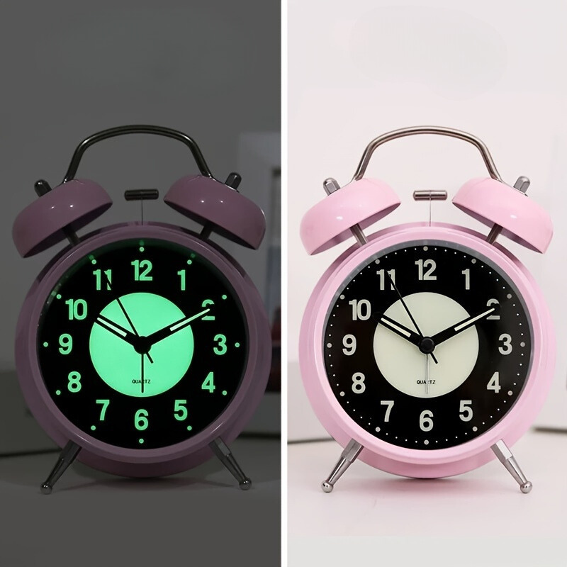 GlowClock – Réveil Métallique Éclairé Moderne Silencieux