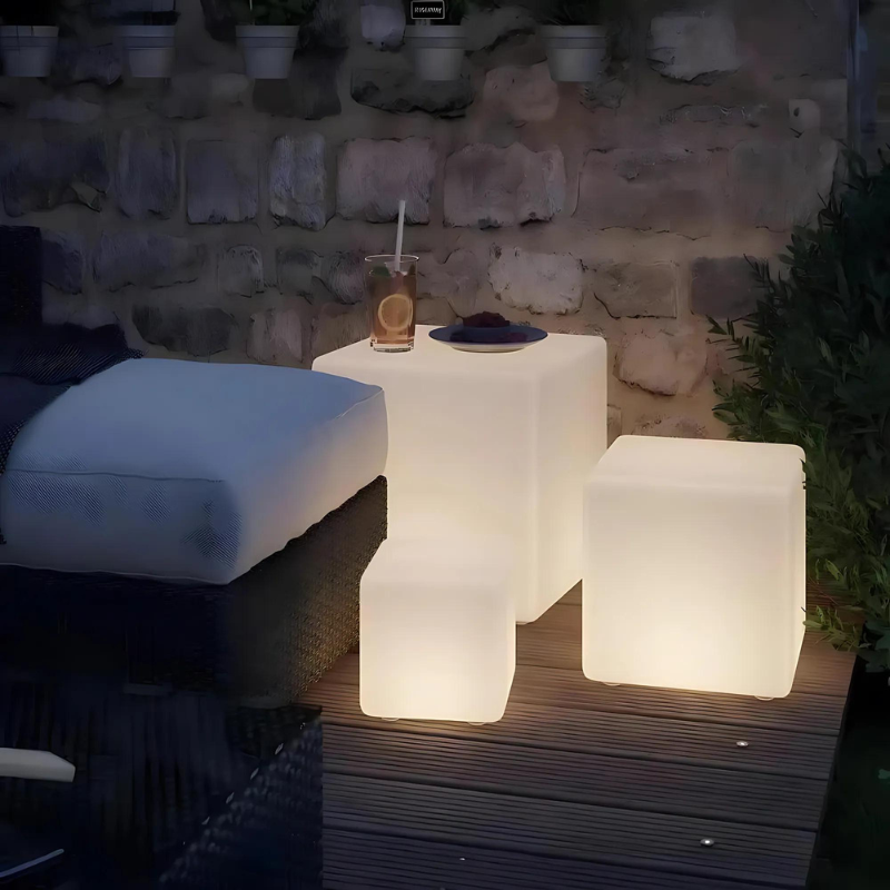Floroux | Lampe de jardin LED élégante avec télécommande pratique