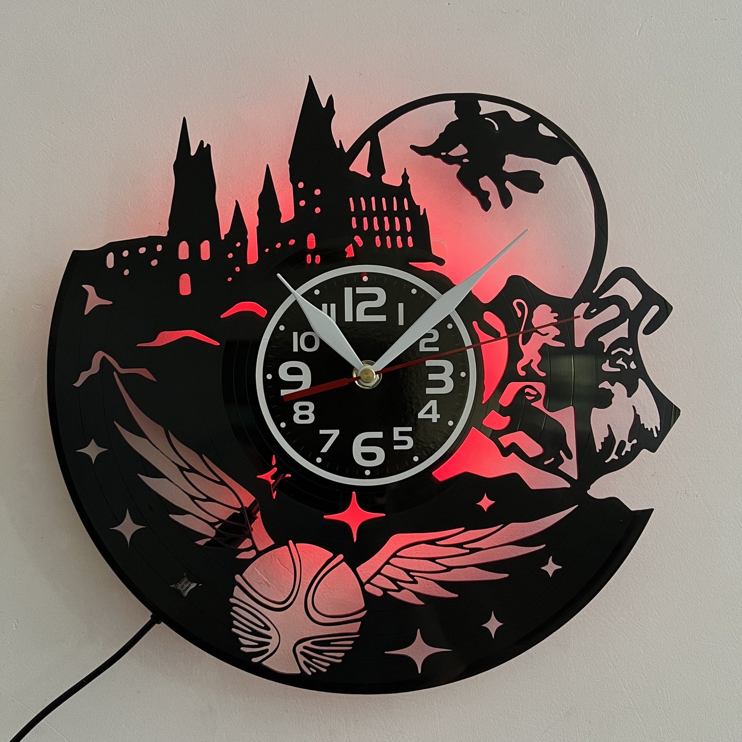 Horloge murale en vinyle LED Floroux - Parfait pour décoration de salon, chambre, cuisine et bureau | Idéal comme cadeau pour un anniversaire, la fête des mères et Halloween