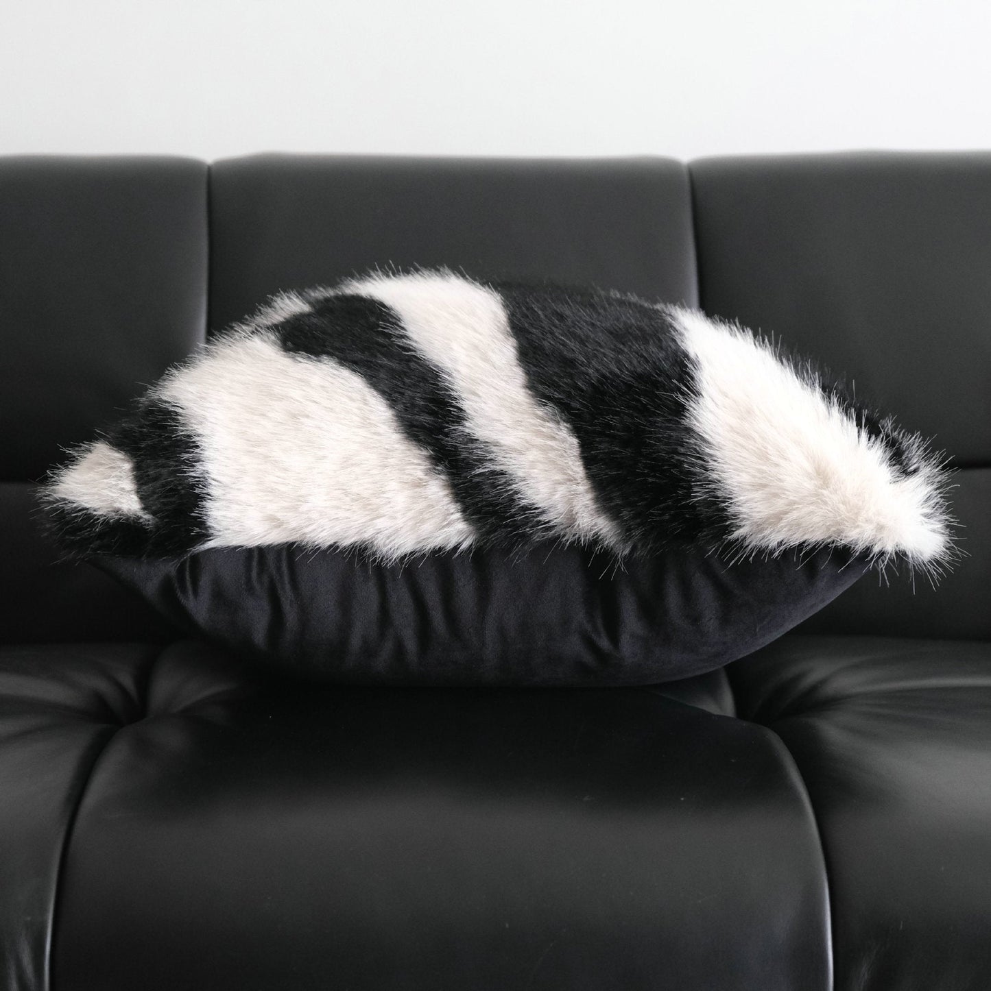 Housse de coussin moderne en fausse fourrure