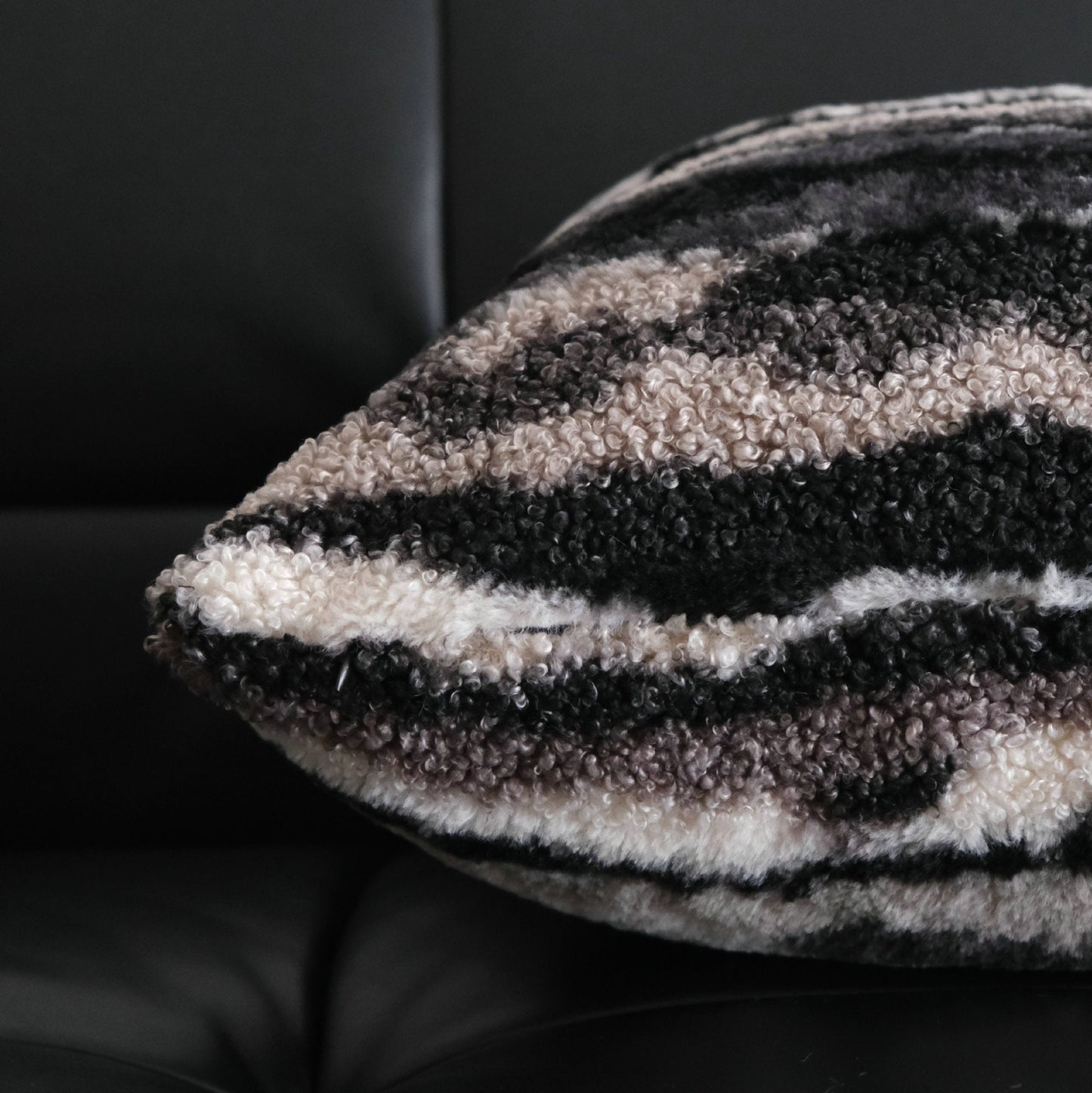Housse de coussin moderne en fausse fourrure
