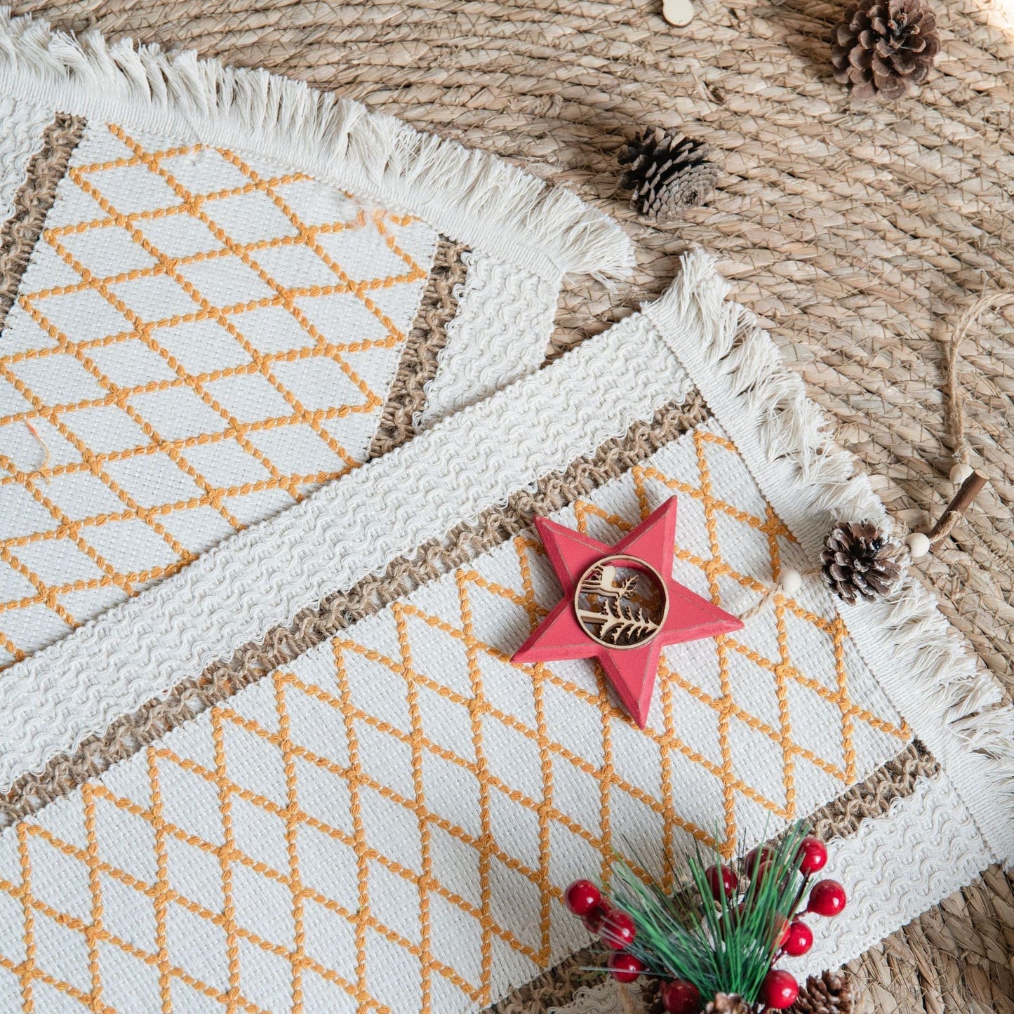 Set de 4 sous-verres en corde de chanvre tissée à motif géométrique