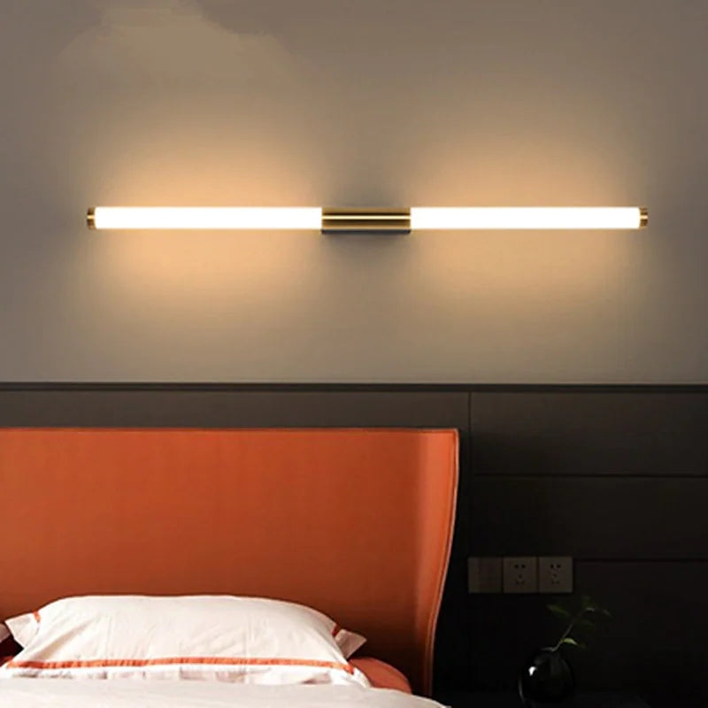 Applique murale LED linéaire moderne simple Leigh en métal doré blanc pour chambre
