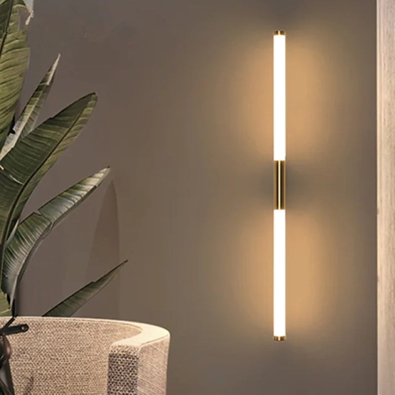 Applique murale LED linéaire moderne simple Leigh en métal doré blanc pour chambre