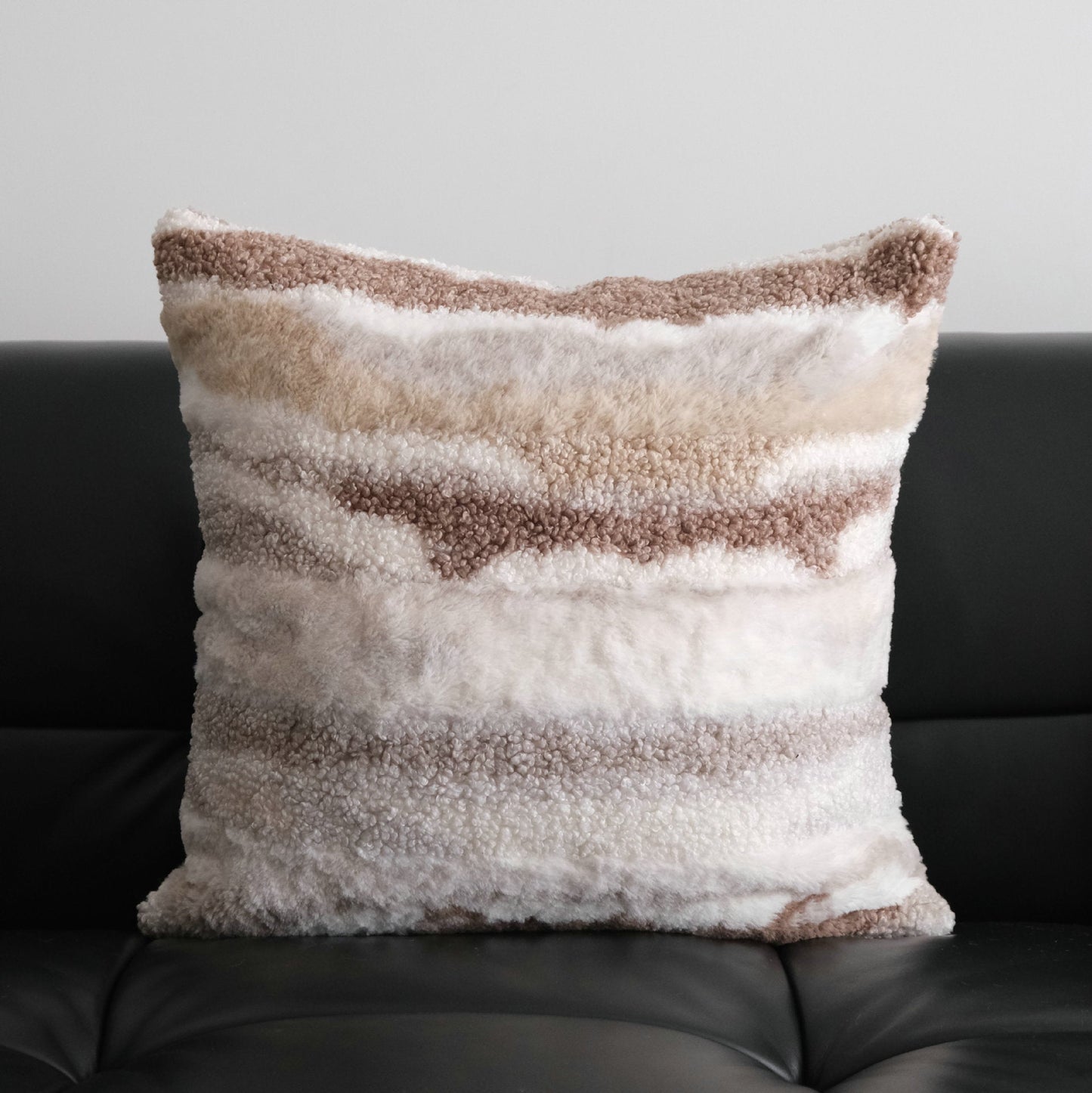 Housse de coussin moderne en fausse fourrure