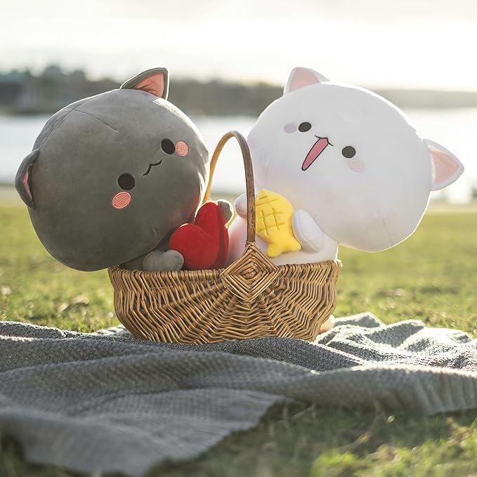 Chat Grisé Doux avec Cœur - Peluche Parfaite pour Tout le Monde