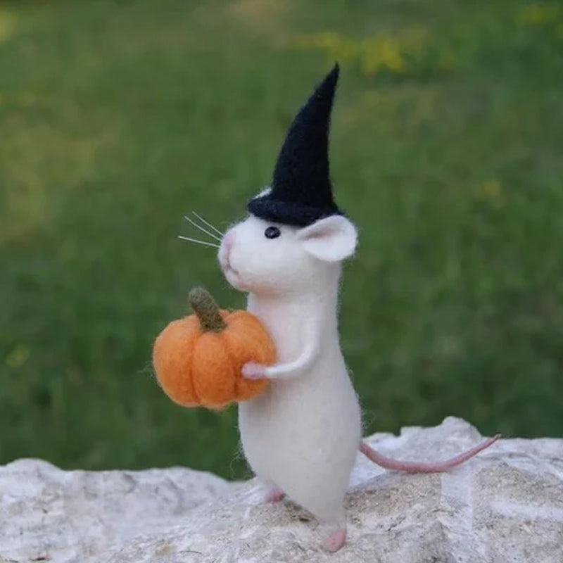 Souris en feutre et ornement de citrouille