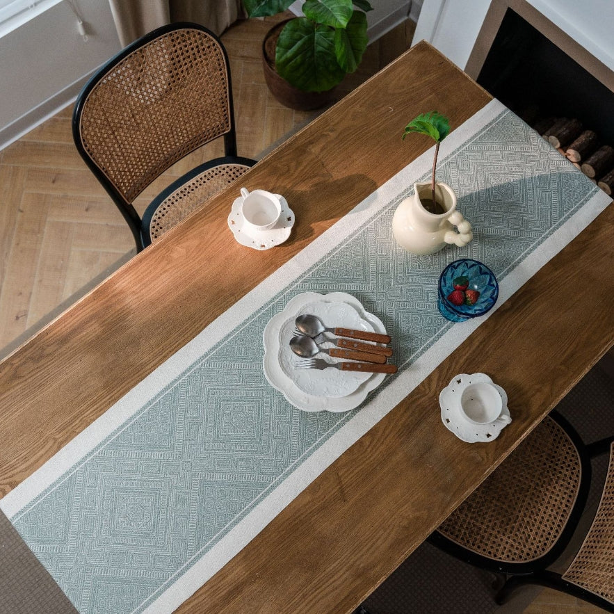 Nappe en jacquard à carreaux géométriques