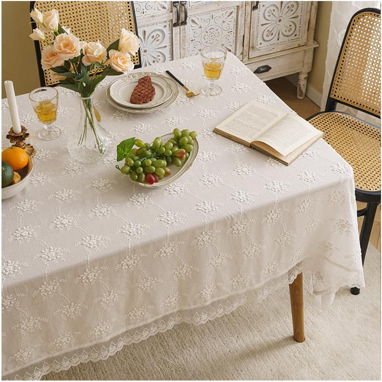 Nappe en coton-lin brodée