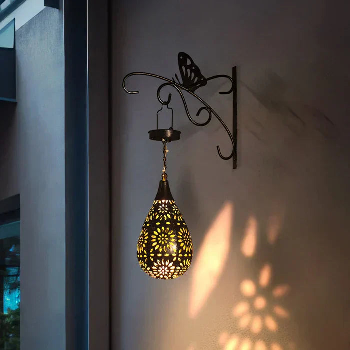 Lampe de jardin alimentée par énergie solaire et résistant aux intempéries – SolarLuxe