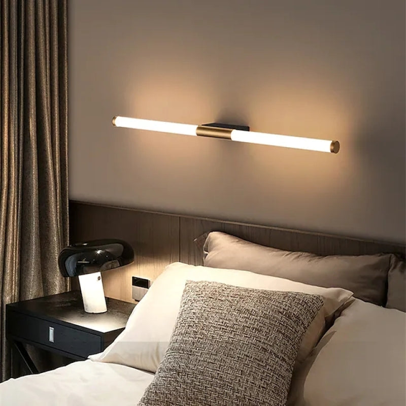 Applique murale LED linéaire moderne simple Leigh en métal doré blanc pour chambre