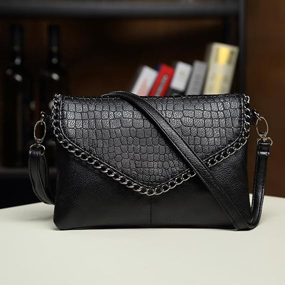 Alexa Clutch – Élégance Intemporelle dans la Mode