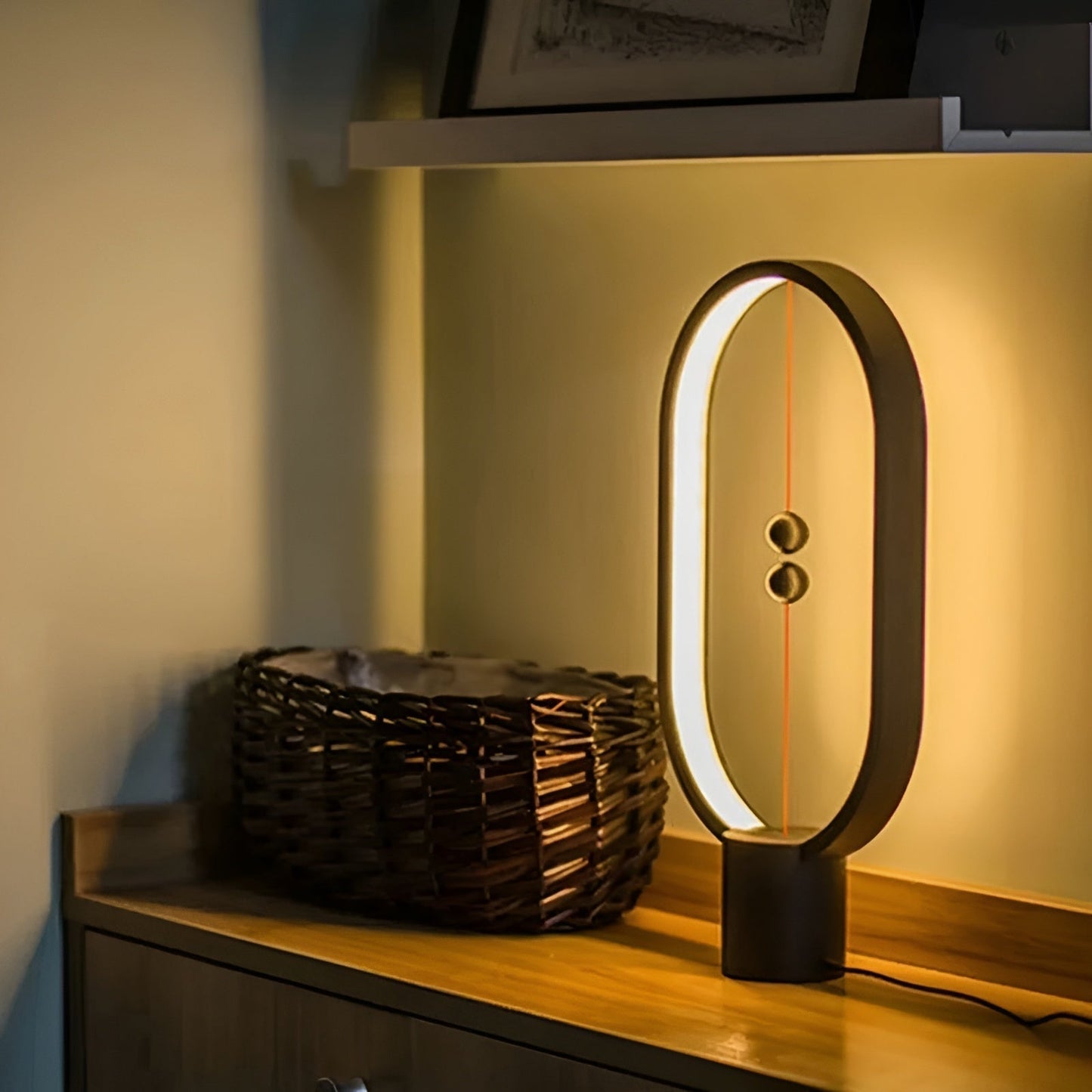 Lampe LED BalanceGlow Élégante – Ambiance Raffinée & Charge USB